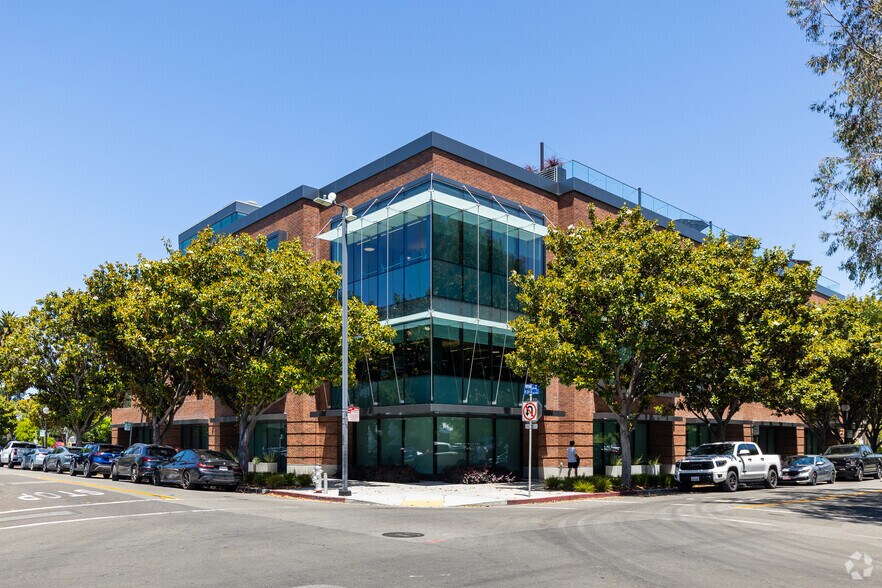 250 Bryant St, Mountain View, CA à louer - Photo principale – Image 1 sur 16