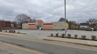 580 Vernon Odom Blvd, Akron, OH à louer Photo intérieure– Image 2 sur 7