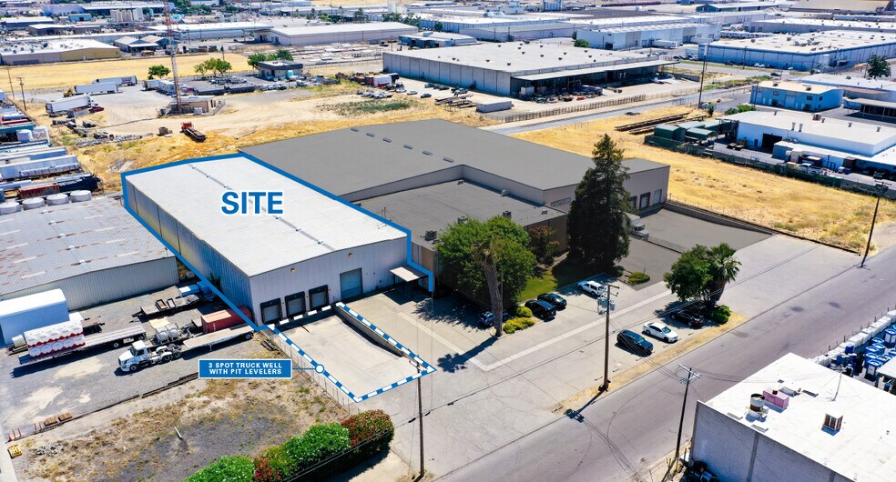 4668 E Drummond Ave, Fresno, CA à louer - Photo de l’immeuble – Image 1 sur 7