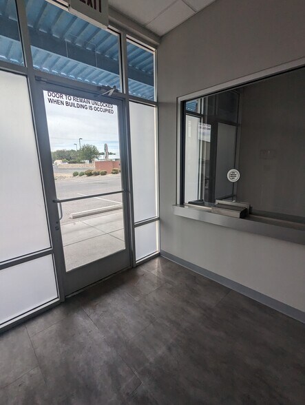 2780 W Picacho Ave, Las Cruces, NM à louer - Photo intérieure – Image 2 sur 16