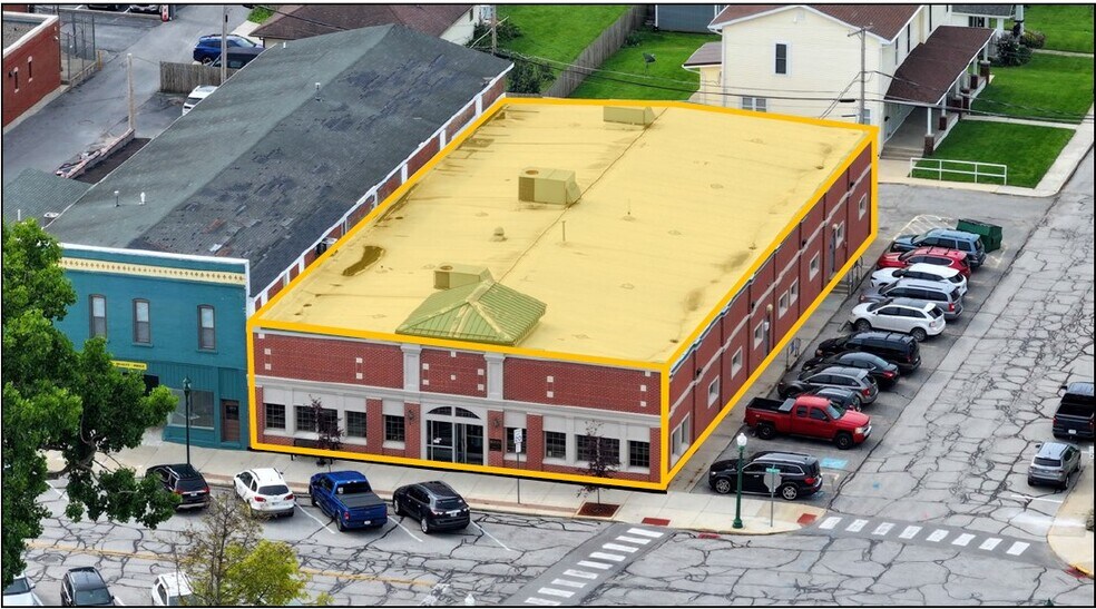 119 W Market St, Columbia City, IN à louer - Photo de l’immeuble – Image 1 sur 12