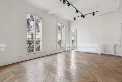 152 Avenue Des Champs Elysées, Paris à louer Photo de l’immeuble– Image 1 sur 8