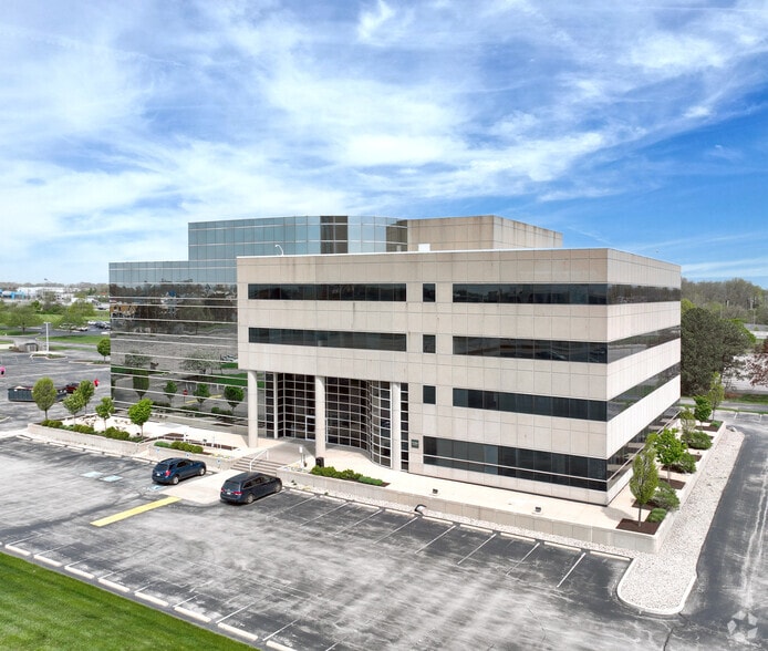 3600 Woodview Trace, Indianapolis, IN à louer - Photo de l’immeuble – Image 2 sur 20