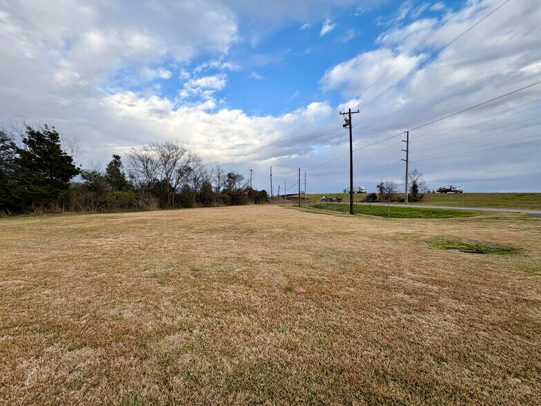 8509 Egan Hwy, Crowley, LA à louer - Photo de l’immeuble – Image 2 sur 18