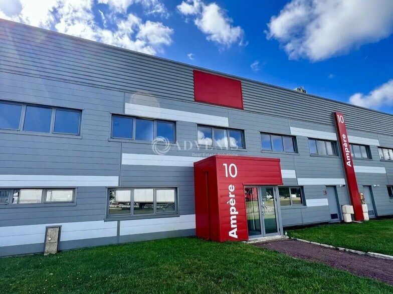 Local d’activités dans SAINT-OUEN-L'AUMONE à louer - Photo de l’immeuble – Image 1 sur 7