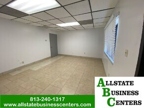 104 W Seneca Ave, Tampa, FL à louer Photo intérieure– Image 2 sur 5