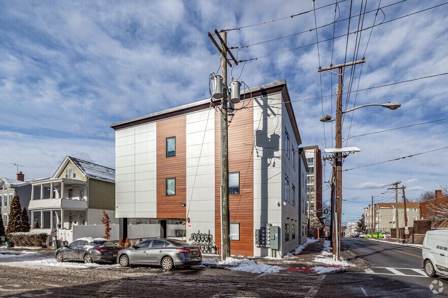 117 Hamilton Ave, Paterson, NJ à vendre - Photo de l’immeuble – Image 2 sur 5
