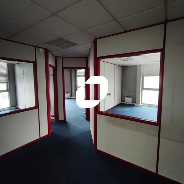 Local d’activités dans Sucy-en-Brie à louer - Photo intérieure – Image 2 sur 9