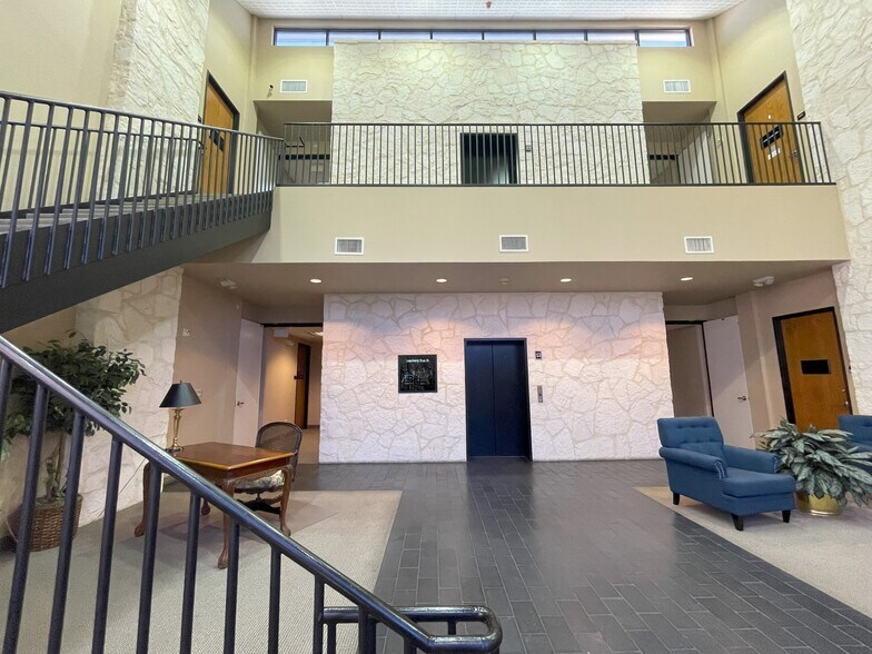 14310 Northbrook Dr, San Antonio, TX à louer - Photo intérieure – Image 3 sur 19