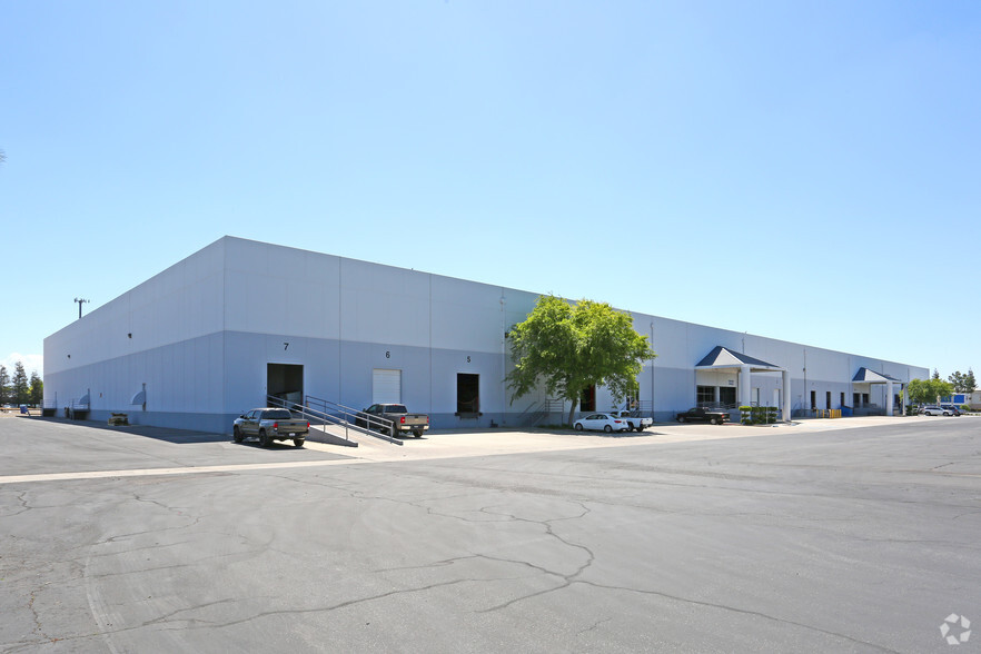 7021 Schirra Ct, Bakersfield, CA à louer - Photo principale – Image 1 sur 5