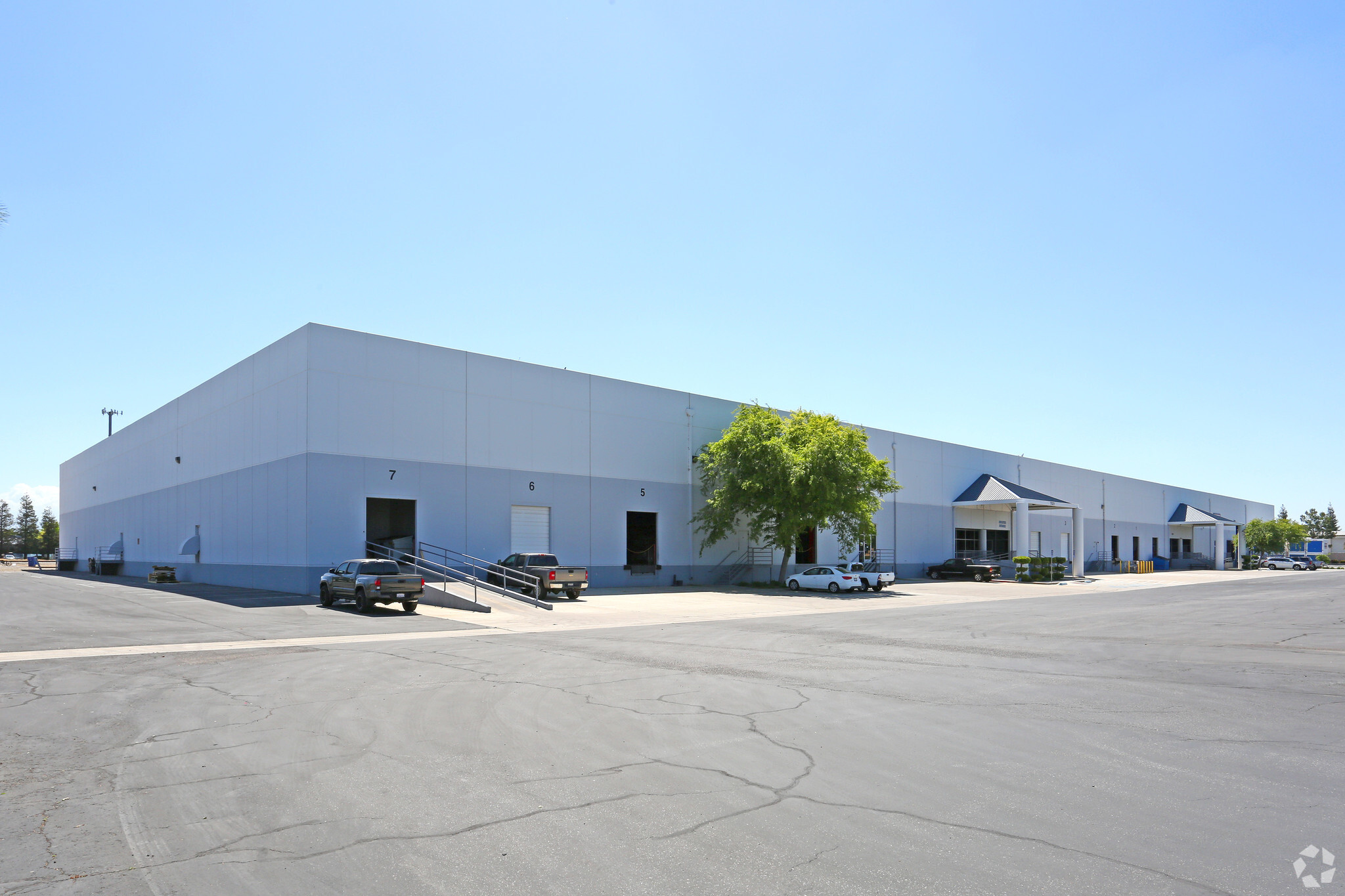 7021 Schirra Ct, Bakersfield, CA à louer Photo principale– Image 1 sur 6