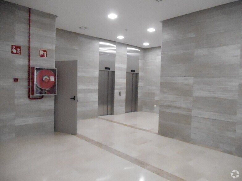 Bureau dans Madrid, Madrid à louer - Photo de l’immeuble – Image 3 sur 14