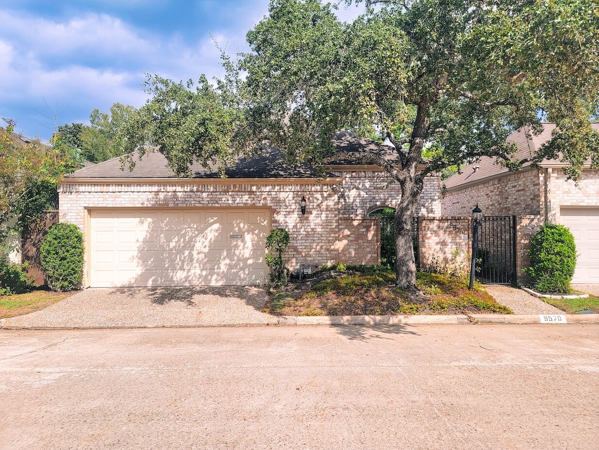 9570 Doliver Dr, Houston, TX à vendre Photo principale– Image 1 sur 2