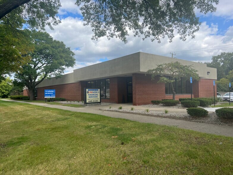 26060 Southfield Rd, Lathrup Village, MI à louer - Photo de l’immeuble – Image 1 sur 3