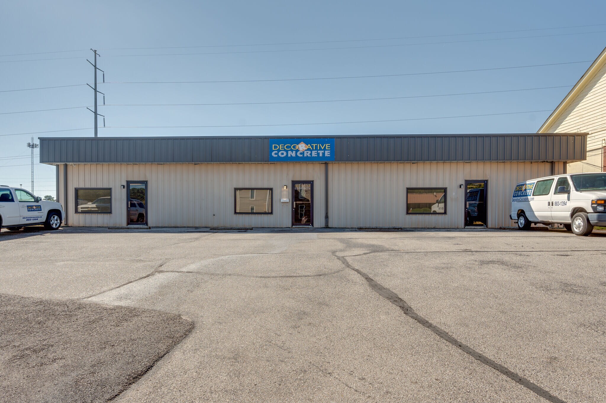 8220 Stephanie Dr SW, Huntsville, AL à vendre Photo de l’immeuble– Image 1 sur 21