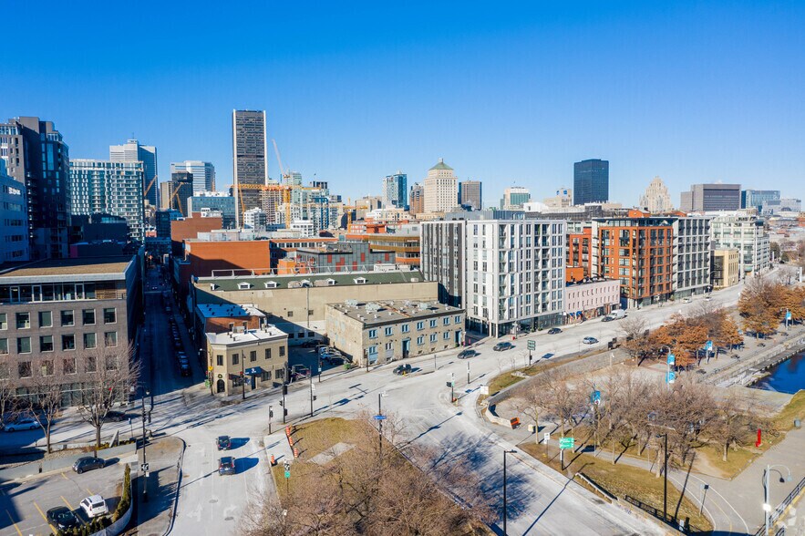 731-741 Rue De La Commune O, Montréal, QC à louer - Photo de l’immeuble – Image 2 sur 10