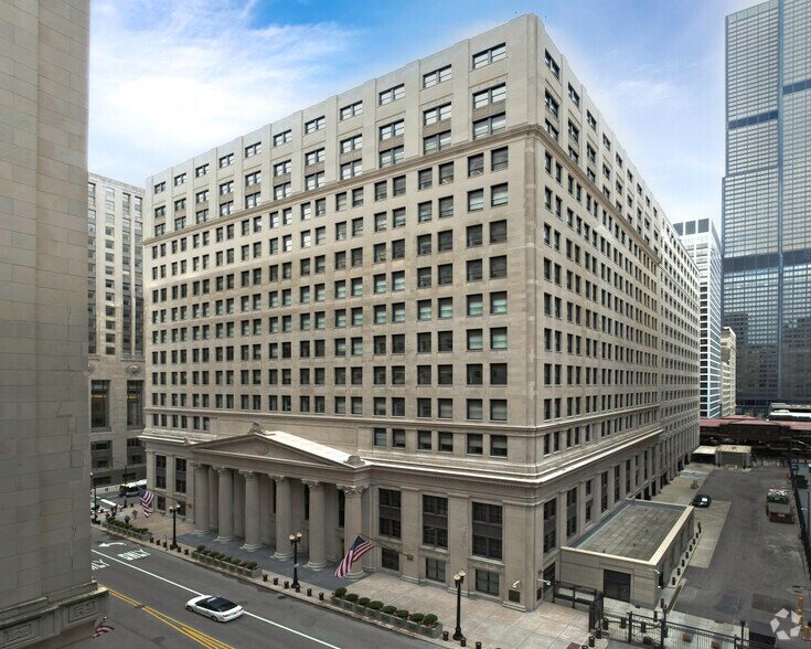 230 S LaSalle St, Chicago, IL à louer - Photo de l’immeuble – Image 1 sur 4
