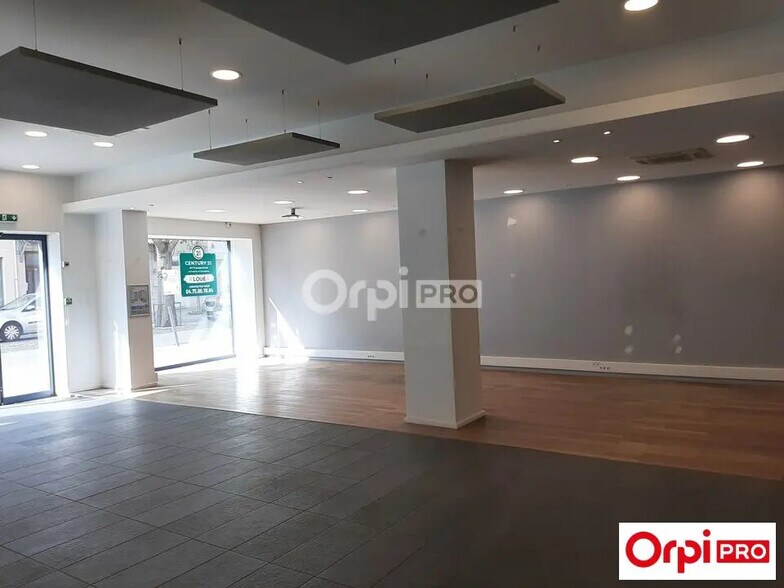 Bureau dans Bourg-lès-Valence à louer - Photo intérieure – Image 2 sur 7
