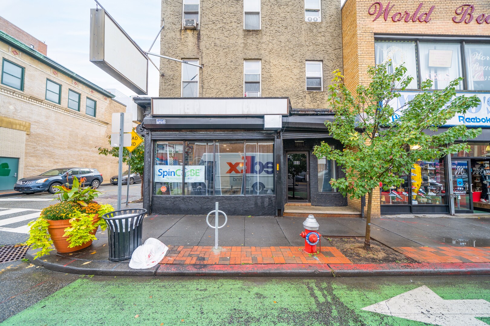 860 Bergen Ave, Jersey City, NJ à louer Photo de l’immeuble– Image 1 sur 11