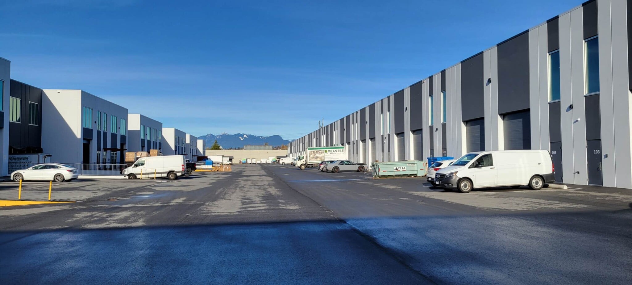 3231 No. 6 Rd, Richmond, BC à louer Photo intérieure– Image 1 sur 4