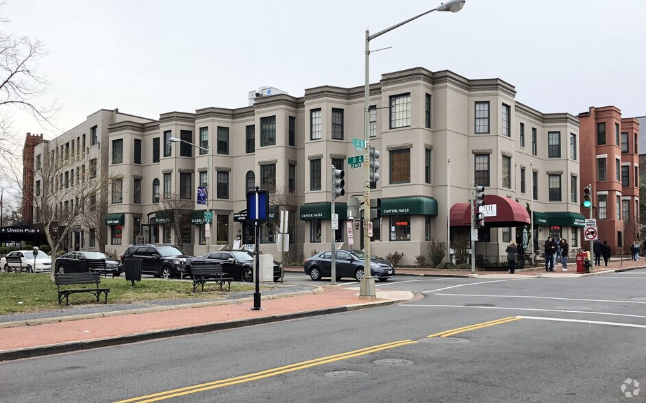 201 Massachusetts Ave NE, Washington, DC à louer - Photo principale – Image 1 sur 74