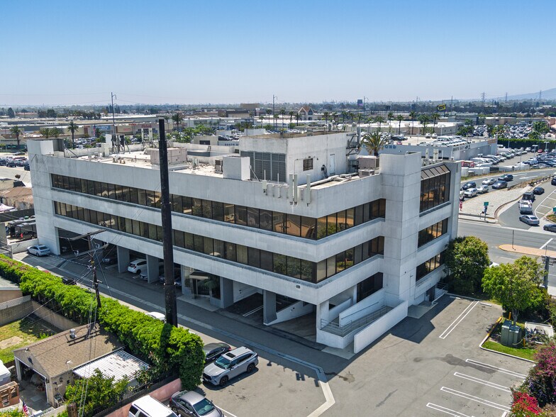 5155 W Rosecrans Ave, Hawthorne, CA à vendre - Photo de l’immeuble – Image 3 sur 46