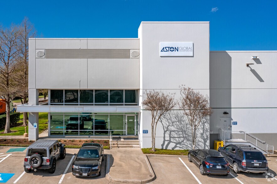 902 Nicholson Rd, Garland, TX à louer - Photo de l’immeuble – Image 3 sur 5