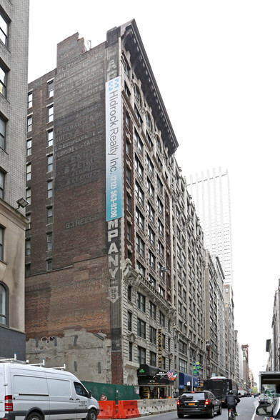 53 W 36th St, New York, NY à louer - Photo de l’immeuble – Image 3 sur 4