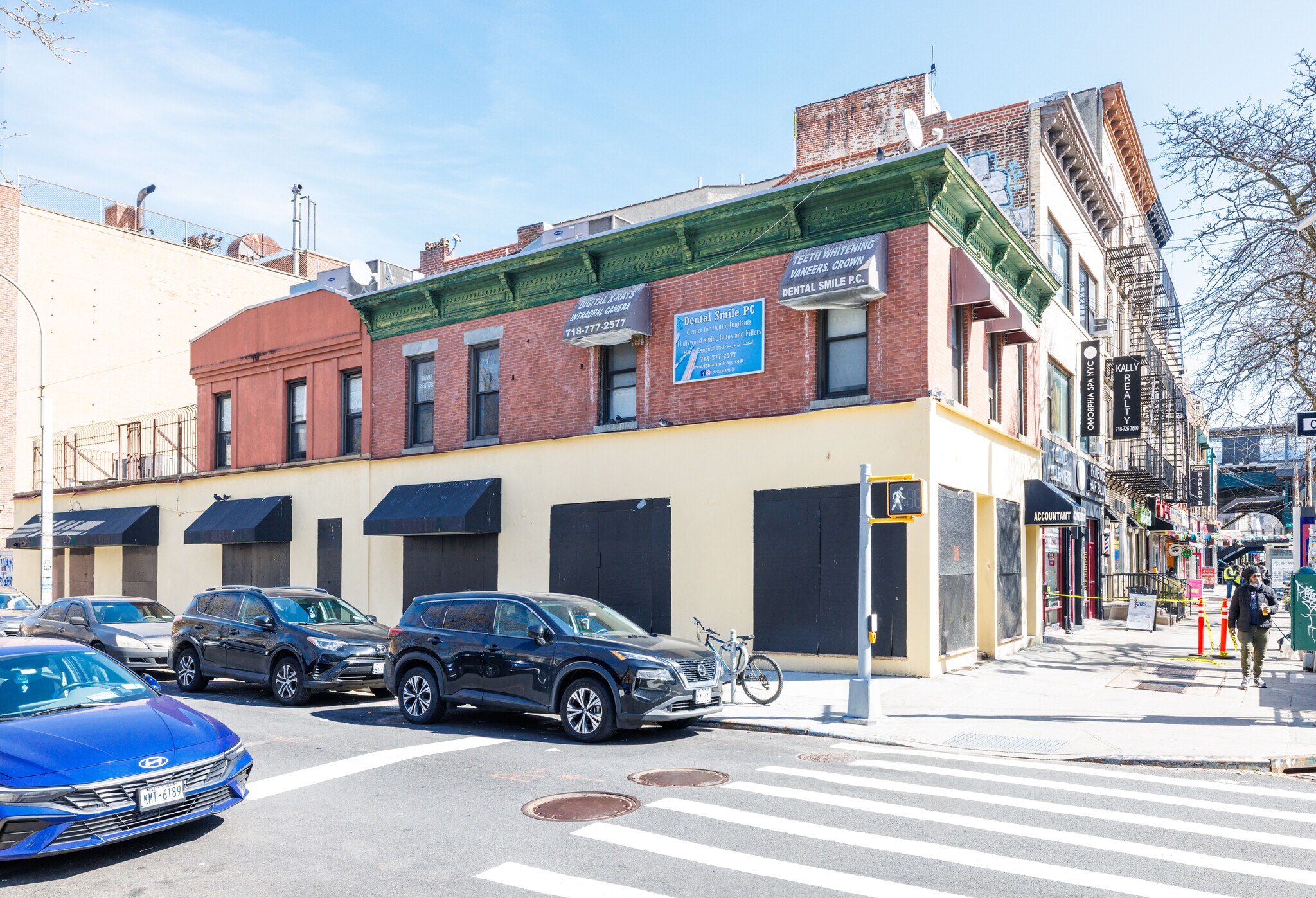 30-01 30th Ave, Astoria, NY à vendre Photo de l’immeuble– Image 1 sur 13