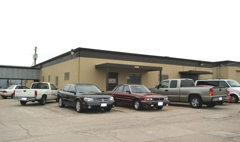 3609 Raider Dr, Hurst, TX à vendre - Photo principale – Image 1 sur 1