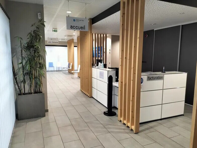 9 Rue Kerkeni, Arbent à louer - Hall d’entrée – Image 2 sur 6
