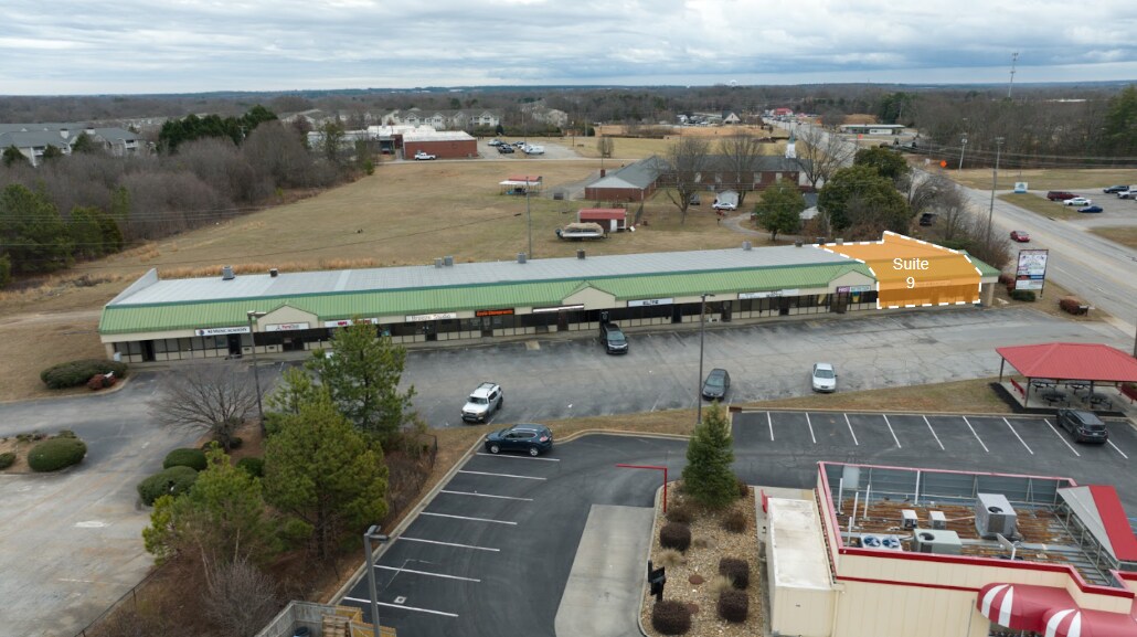 417 S Buncombe Rd, Greer, SC à louer Photo de l’immeuble– Image 1 sur 10