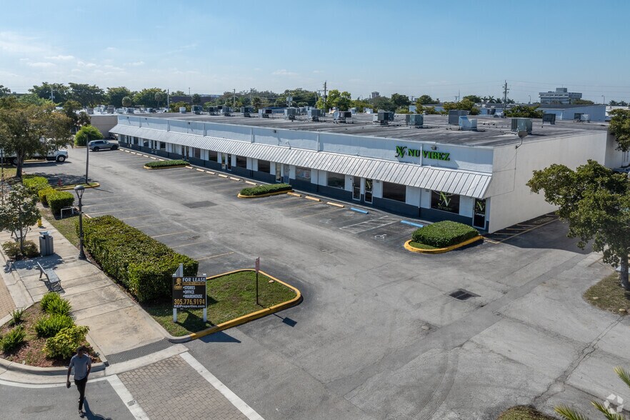 1823-1853 NW 38th Ave, Lauderhill, FL à louer - Photo de l’immeuble – Image 3 sur 24