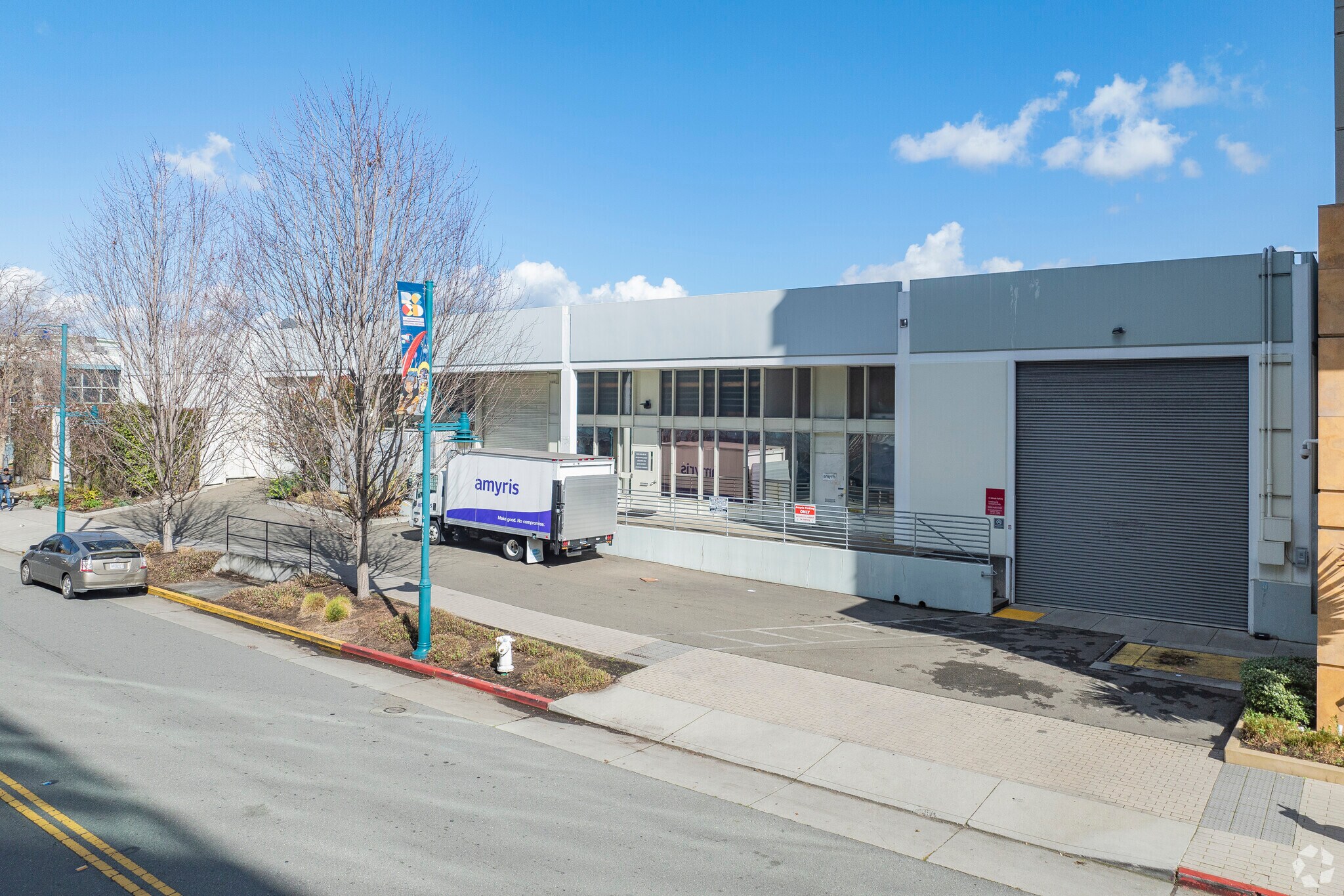 5850-5860 Hollis St, Emeryville, CA à louer Photo de l’immeuble– Image 1 sur 7