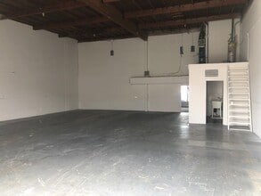1580 E Edinger Ave, Santa Ana, CA à louer Photo intérieure– Image 1 sur 9