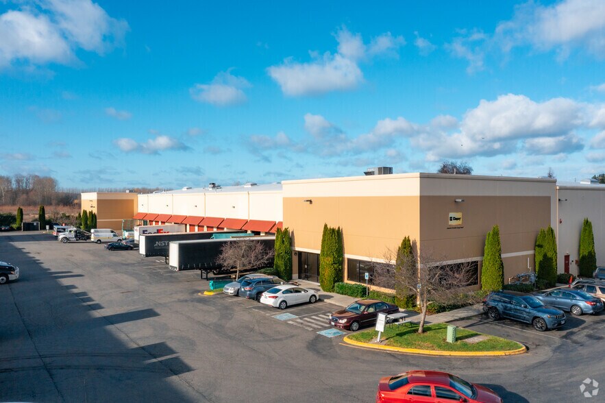 938 Valley Ave NW, Puyallup, WA à louer - Photo de l’immeuble – Image 2 sur 9