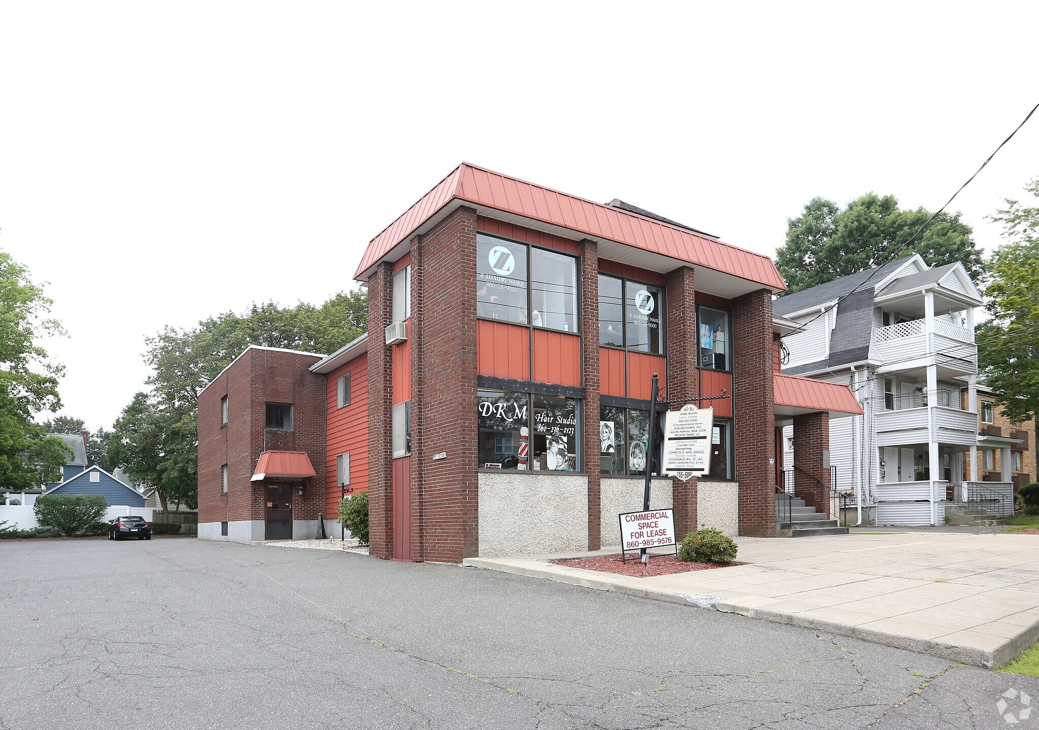 361 Park Rd, West Hartford, CT à louer Photo principale– Image 1 sur 15