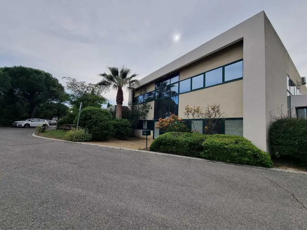 1 Avenue Jean Jaures, Les Pennes-Mirabeau à vendre Photo de l’immeuble– Image 1 sur 11