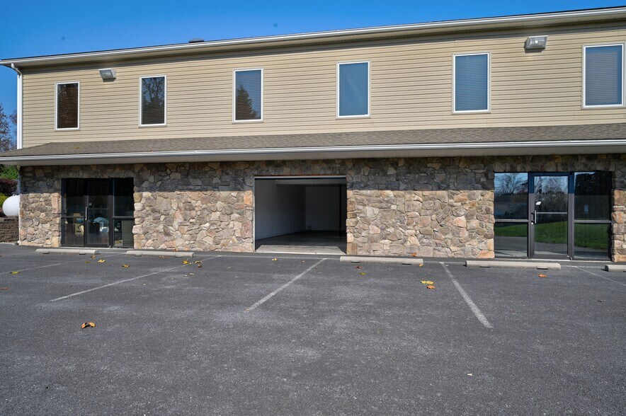 11001 Anthony Hwy, Waynesboro, PA à louer - Photo de l’immeuble – Image 2 sur 6