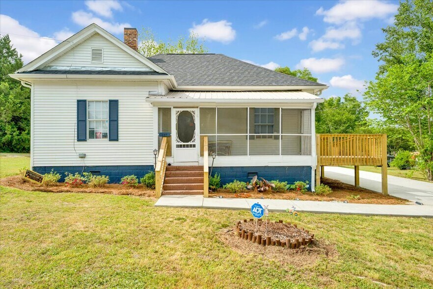 607 12th Ave SW, Alabaster, AL à vendre - Photo principale – Image 1 sur 30