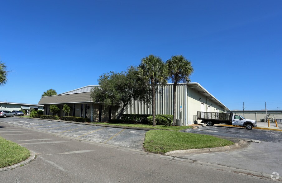 12910 Automobile Blvd, Clearwater, FL à louer - Photo de l’immeuble – Image 2 sur 14