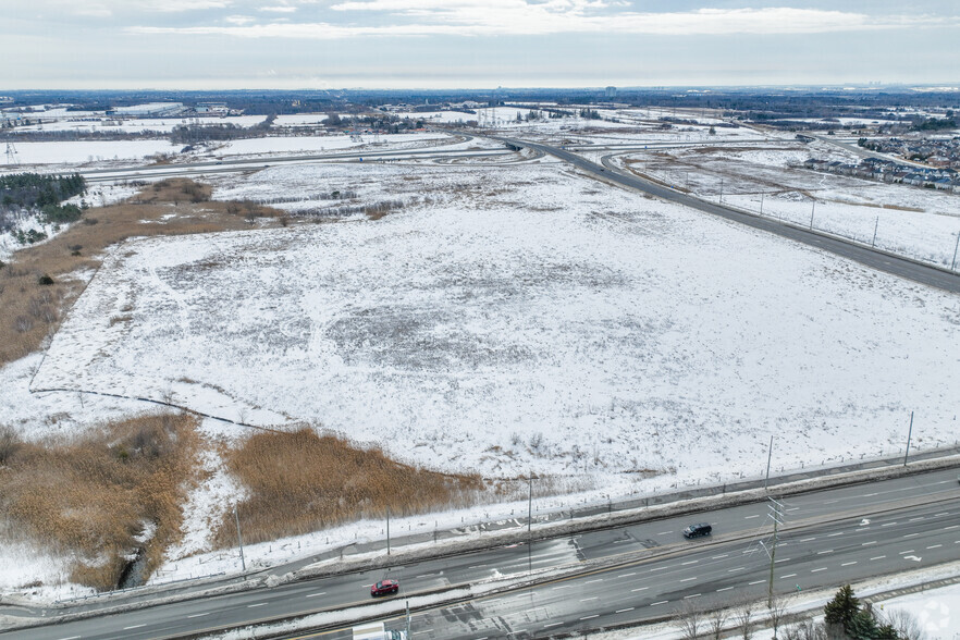 515 Winchester Rd E, Whitby, ON à louer - Photo de l’immeuble – Image 3 sur 3