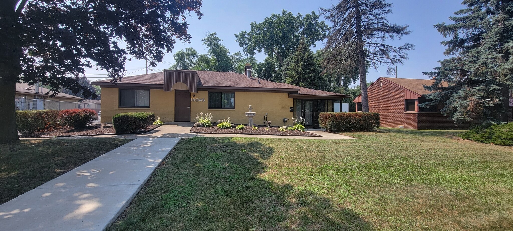 19045 W 10 Mile Rd, Southfield, MI à vendre Photo de l’immeuble– Image 1 sur 16