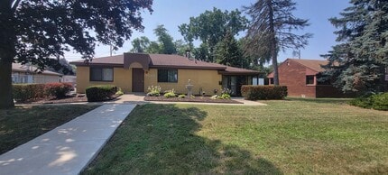19045 W 10 Mile Rd, Southfield, MI à vendre Photo de l’immeuble– Image 1 sur 16