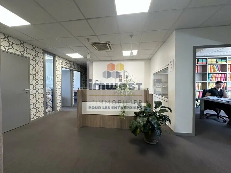Bureau dans Rennes à vendre - Hall d’entrée – Image 1 sur 5