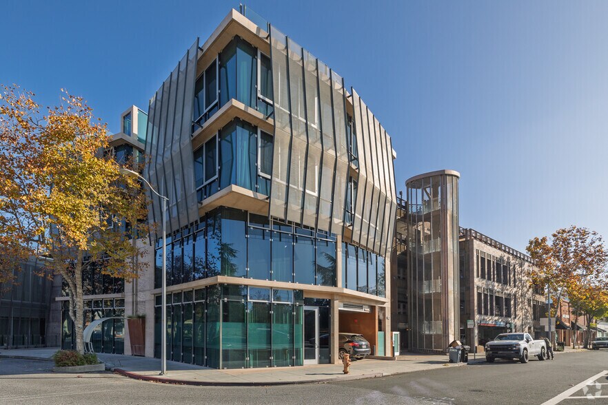 102 University Ave, Palo Alto, CA à vendre - Photo principale – Image 1 sur 1