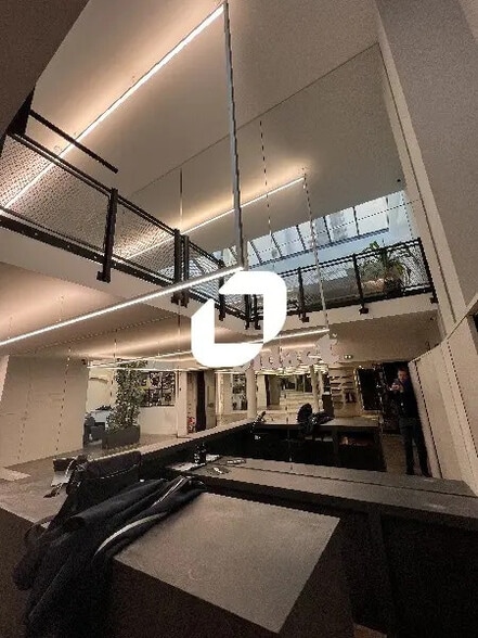 Local commercial dans Paris à vendre - Photo de l’immeuble – Image 3 sur 11