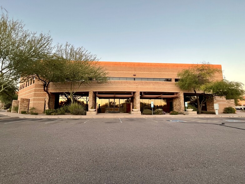 9160 E Bahia Dr, Scottsdale, AZ à louer - Photo de l’immeuble – Image 1 sur 1