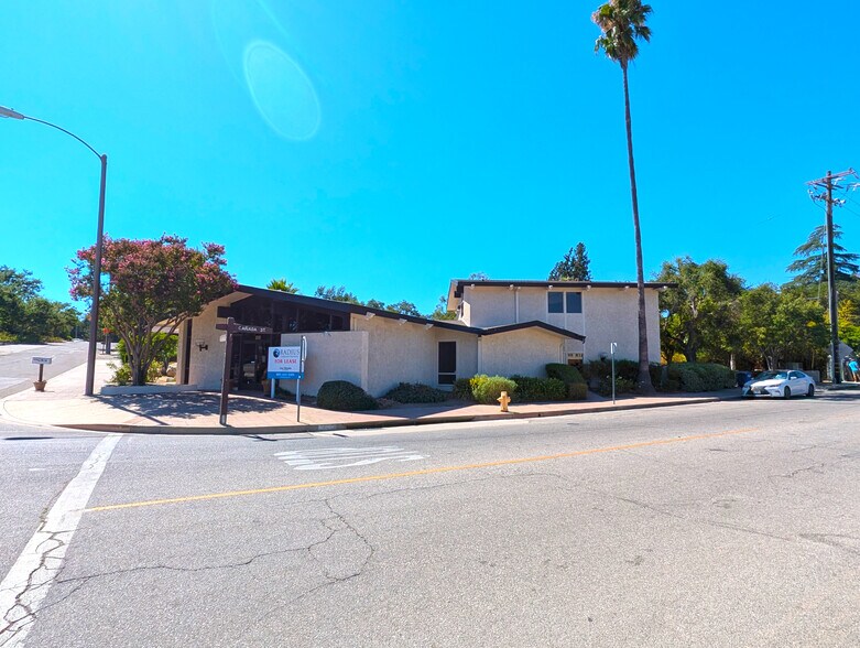 302 El Paseo Rd, Ojai, CA à louer - Photo de l’immeuble – Image 2 sur 13