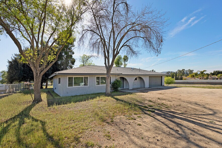 24567 Adams Ave, Murrieta, CA à vendre - Photo de l’immeuble – Image 1 sur 51
